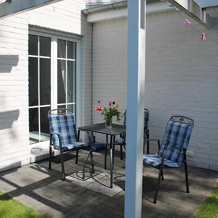 In Mit Terrasse, Cleaning Included Апартаменты Цингст