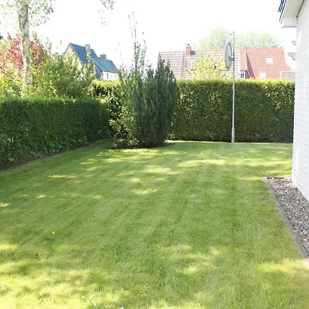 In Mit Terrasse, Cleaning Included Апартаменты Цингст