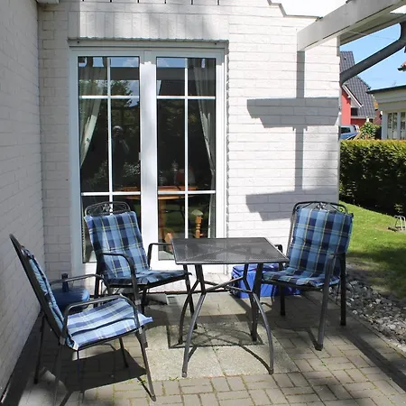 In Mit Terrasse, Cleaning Included Апартаменты Цингст